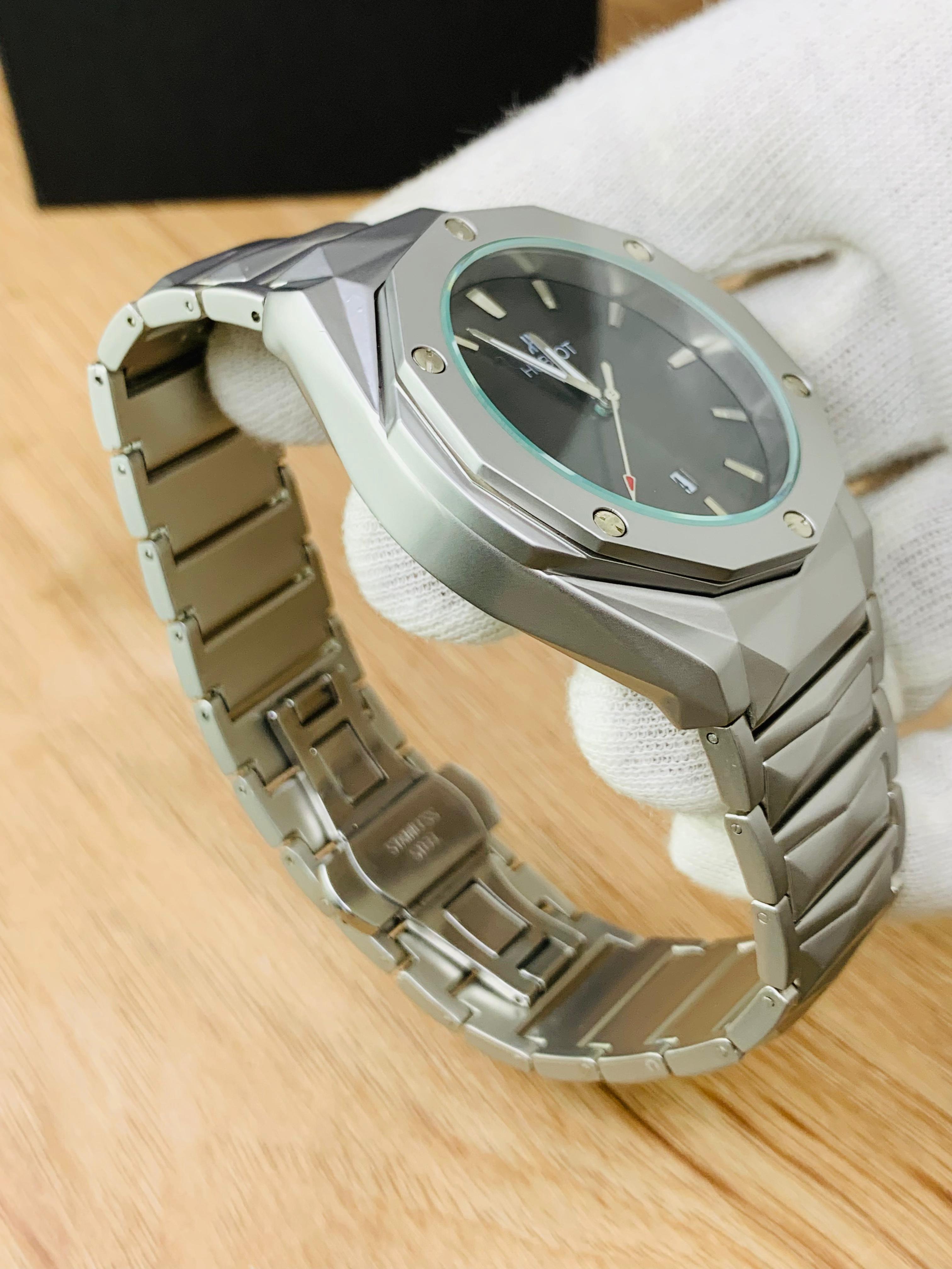 HUBLOT – Men's Watches SILVER DIAMOND CUT